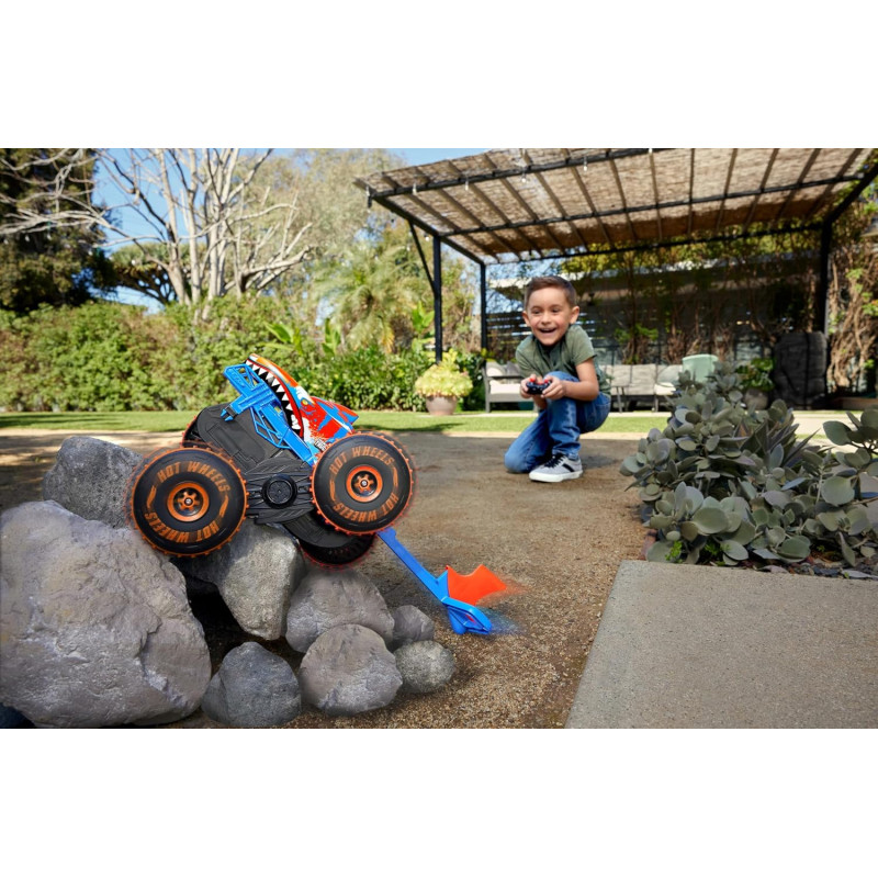 Машинка на дистанційному управлінні Хот Вілс Hot Wheels Monster Trucks RC Tiger Shark Climber JFR39