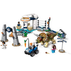  Конструктор Лего напад Трицератопса LEGO Jurassic World Triceratops Rampage 75937