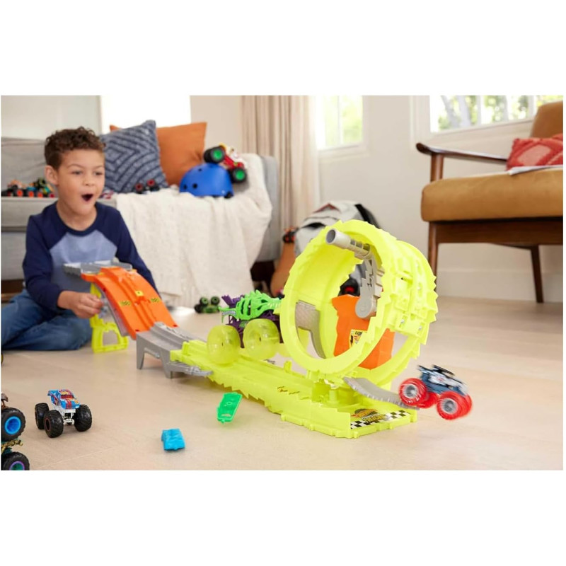 Ігровий набір машинок Hot Wheels Monster Trucks Oversized Skelesaurus Bone Shake HYT07
