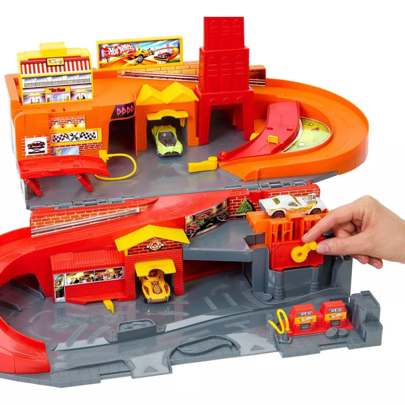 Ігровий набір гоночних машинок і міні місто Hot Wheels City Sto Go Refresh Toy